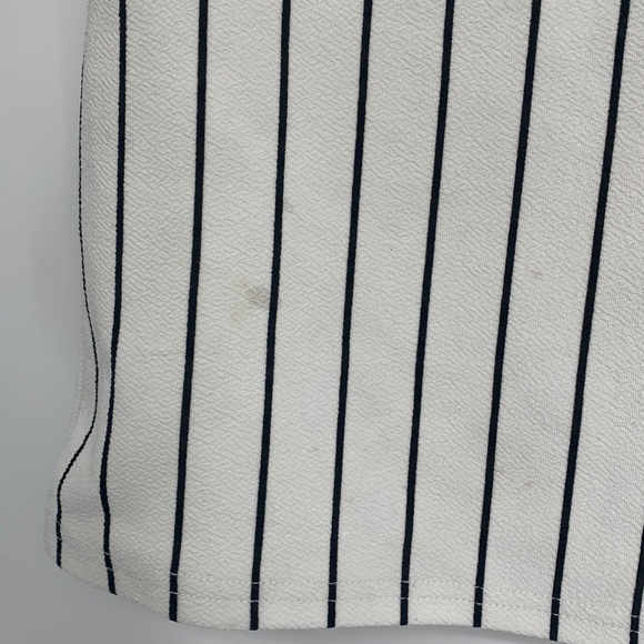 Sz 9y SHEIN girls Cream and Black Striped Kids T-Shirt - Picture 5 of 17